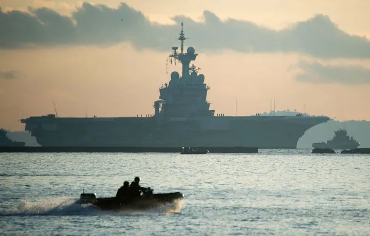 Armée : Le porte-avions Charles-de-Gaulle reprend la mer pour sa première mission sous pavillon de l’Otan