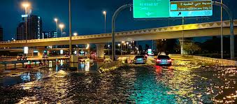 Tempête : Les images des pluies diluviennes qui sèment le chaos à Dubaï