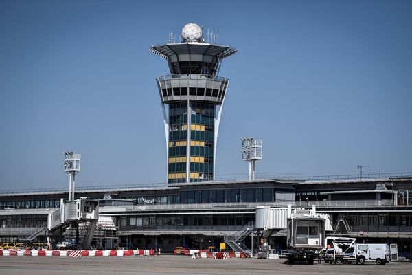 70 % des vols de l'aéroport Paris-Orly annulés en raison d'un mouvement de grève