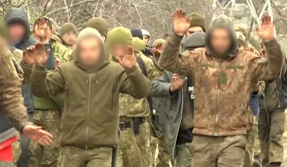 Guerre en Ukraine : 13 à 23 ans de prison prononcés contre des Ukrainiens capturés par l'armée russe