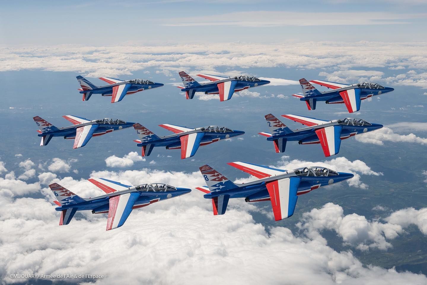 Twee vliegtuigen van het stuntteam Patrouille de France zijn op elkaar gebotst in Frankrijk
