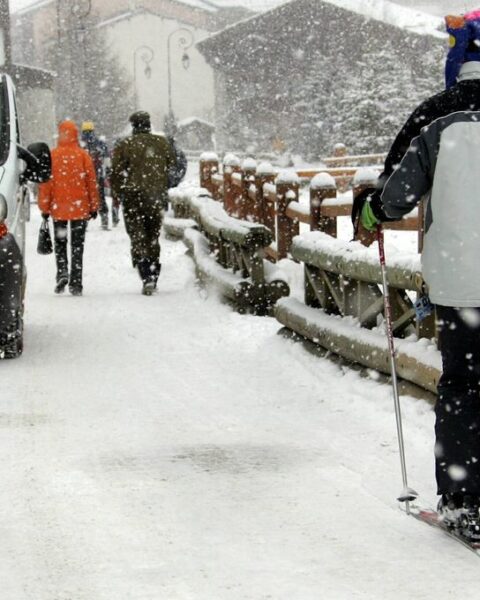 Chutes de neige en Savoie : un homme en arrêt cardio-respiratoire après avoir été enseveli à Val Thorens