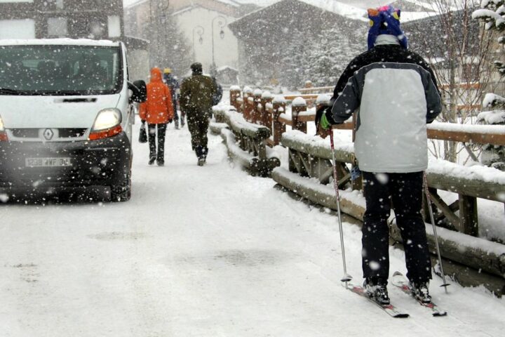 Chutes de neige en Savoie : un homme en arrêt cardio-respiratoire après avoir été enseveli à Val Thorens
