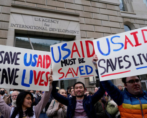Démantèlement de l'USAID : trois graphiques pour comprendre comment la décision de Donald Trump bouleverse les projets humanitaires dans le monde