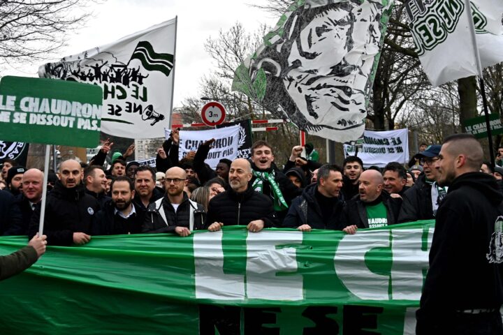 Foot : le ministère de l'Intérieur demande la dissolution de la Légion X, mais reporte sa décision pour les deux groupes de supporters stéphanois