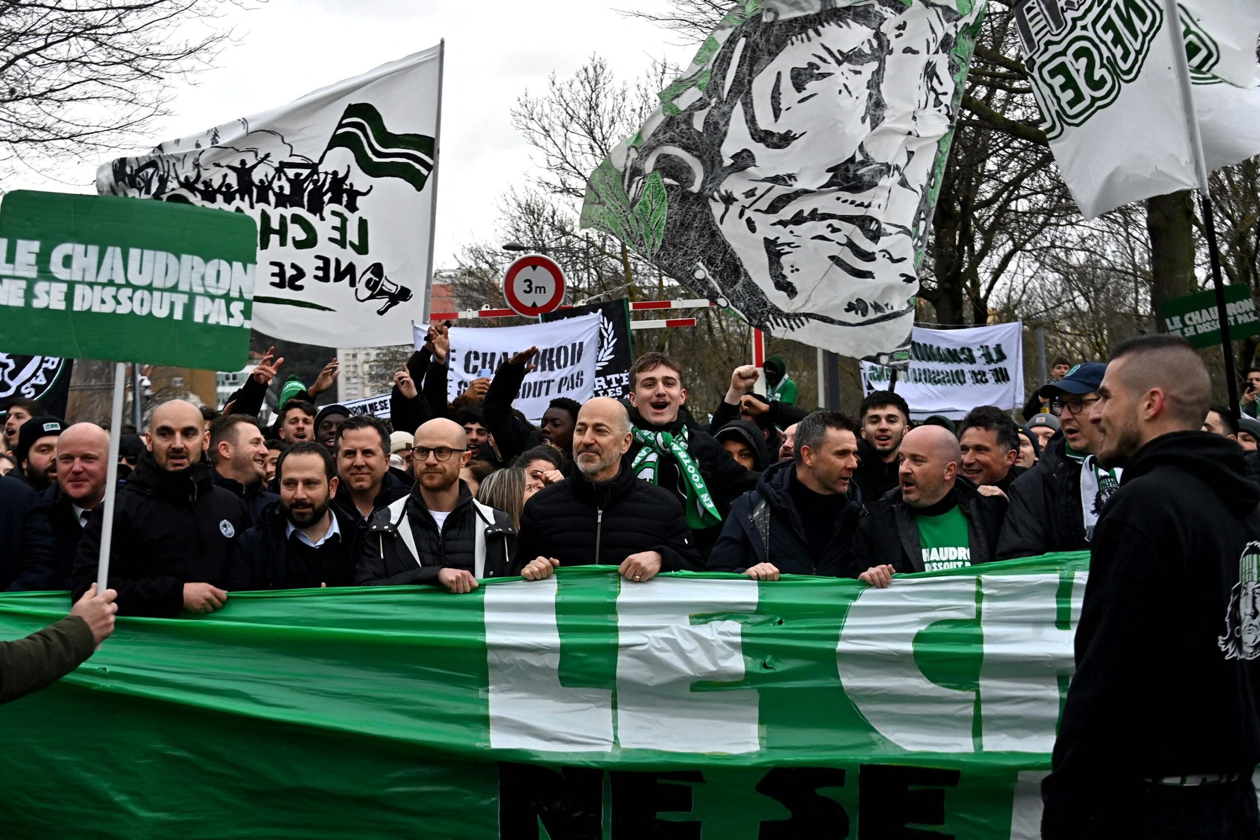 Foot : le ministère de l'Intérieur demande la dissolution de la Légion X, mais reporte sa décision pour les deux groupes de supporters stéphanois