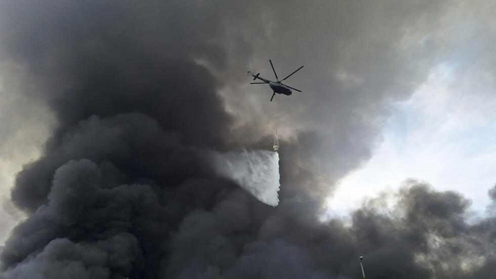 Iran: après une explosion dévastatrice dans le principal port du pays, les secours à pied d’œuvre