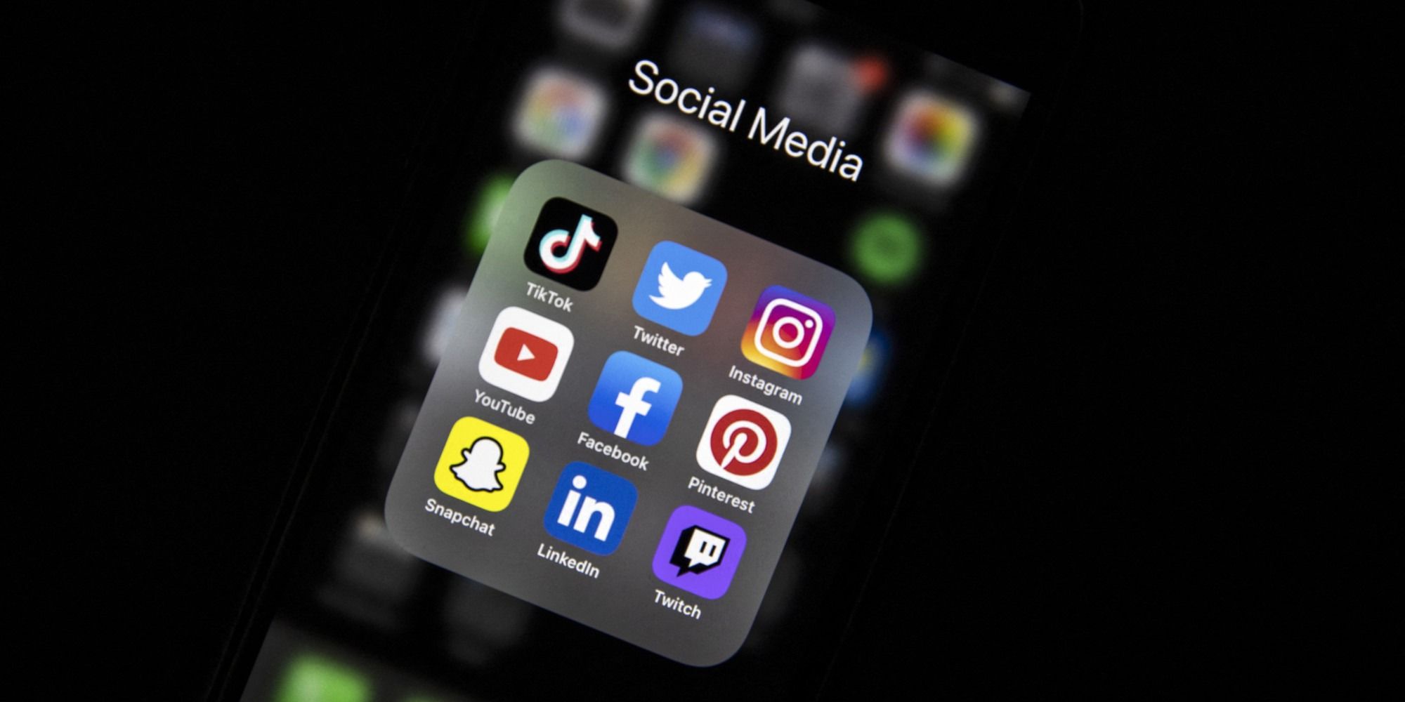 Réseaux sociaux : âge minimal, protection des données, contrôle parental... Que dit la loi sur l'utilisation des écrans par les mineurs ?