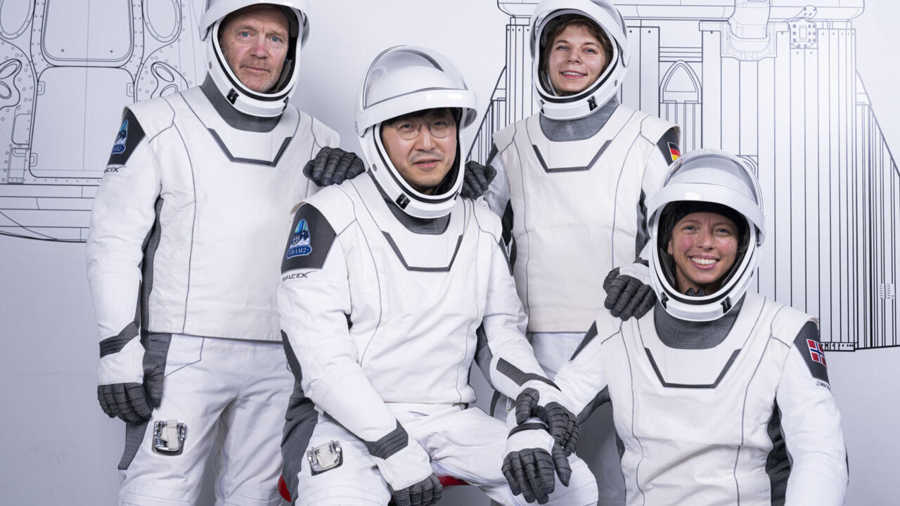 SpaceX lance la première mission spatiale habitée pour survoler les pôles de la Terre