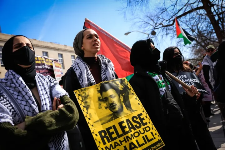 Une juge américaine autorise l'expulsion d'un meneur du mouvement étudiant propalestinien aux Etats-Unis