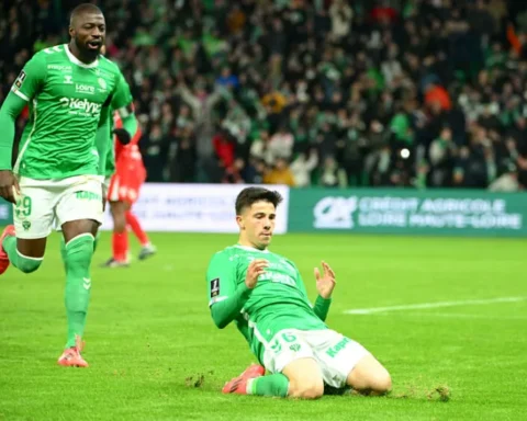 Victoire des Verts par chaos, Arsenal en balade, Piastri brille en F1: les infos sport du week-end