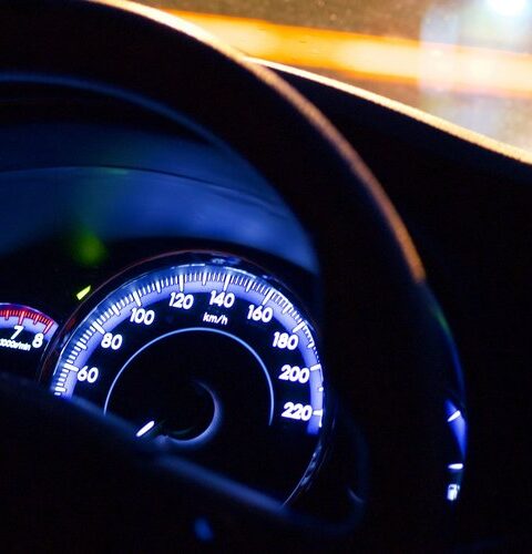 Vitesse à 150 km/h sur autoroute : bonne idée ou grosse erreur ? On veut votre avis !