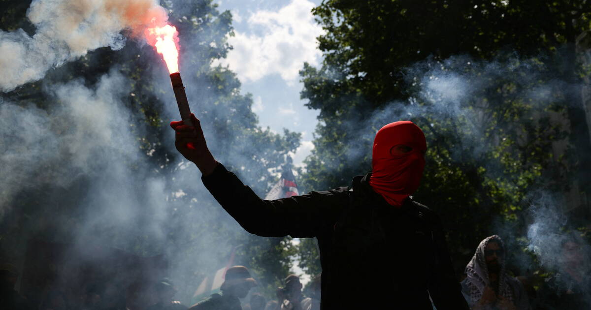 1er-Mai à Paris : 54 personnes en garde à vue, dont une suspectée d'avoir participé aux violences commises aux abords du stand du PS