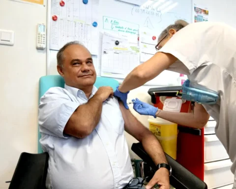 Chikungunya à Mayotte : une campagne de vaccination va être organisée pour certains adultes à risque