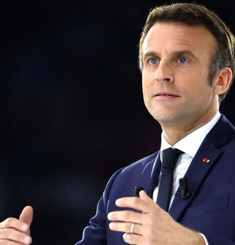 Election présidentielle en Roumanie : Emmanuel Macron dénonce des "ingérences" qui "sapent l'intégrité de nos démocraties"