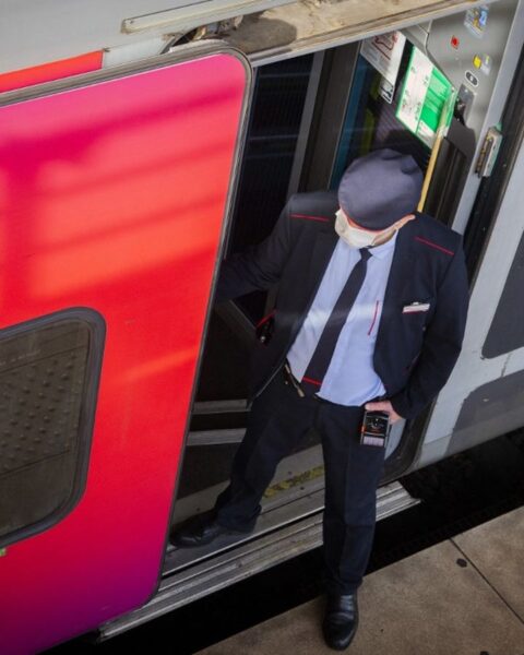 Grève à la SNCF : comment un groupe informel de contrôleurs de train a gagné en influence au fil des mobilisations