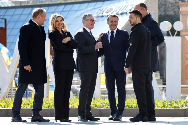 Guerre en Ukraine : Emmanuel Macron appelle à des "discussions directes" entre Kiev et Moscou