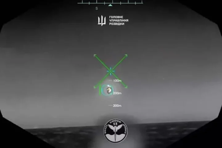 Guerre en Ukraine : Kiev dit avoir détruit un avion russe avec un drone naval, "une première mondiale"