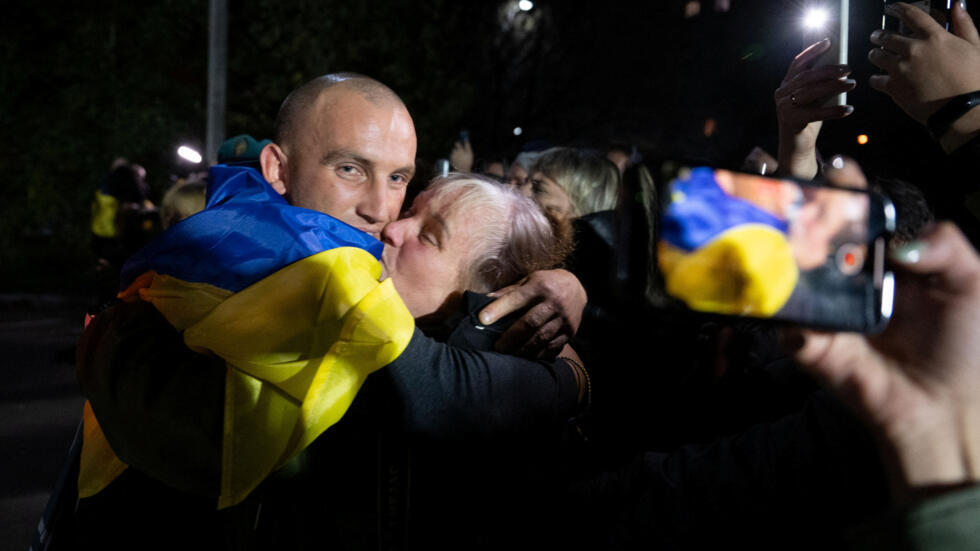 Guerre en Ukraine : Kiev et Moscou annoncent procéder à un vaste échange de prisonniers