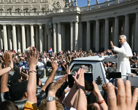 Messe inaugurale du pape Léon XIV : foule, chefs d'État et têtes couronnées au Vatican
