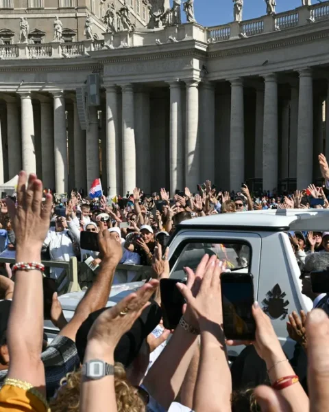 Messe inaugurale du pape Léon XIV : foule, chefs d'État et têtes couronnées au Vatican