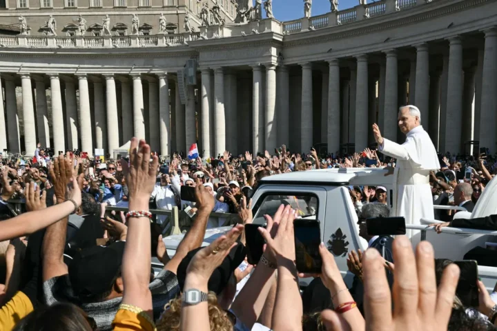 Messe inaugurale du pape Léon XIV : foule, chefs d'État et têtes couronnées au Vatican