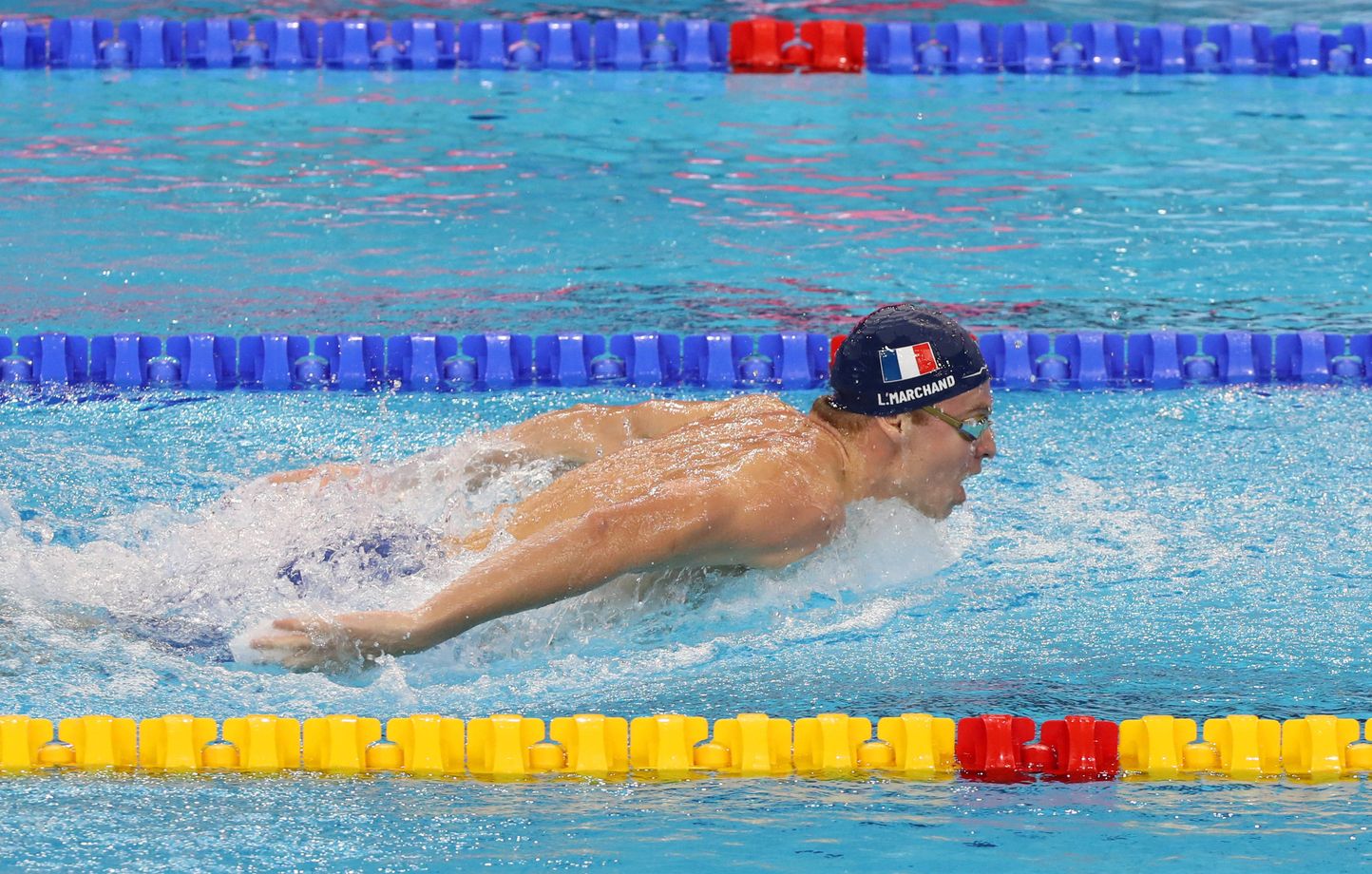 Natation : pour sa reprise, Léon Marchand établit son record personnel sur 400 m nage libre et se classe troisième en finale