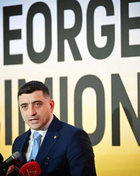 Présidentielle en Roumanie : quatre choses à savoir sur George Simion, le candidat d'extrême droite arrivé en tête du premier tour
