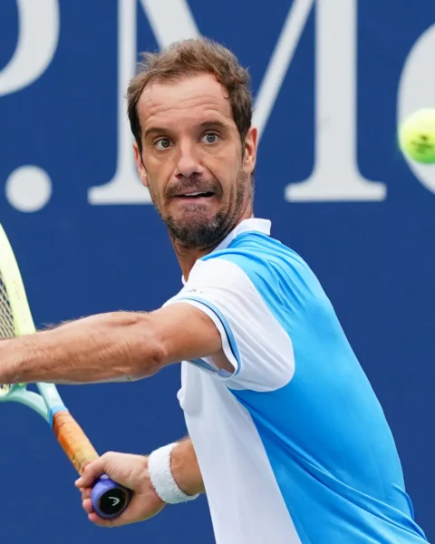 Roland-Garros 2025 : pour le dernier tournoi de sa carrière, Richard Gasquet rallie le deuxième tour en battant son compatriote Terence Atmane