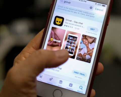 Trois suspects jugés pour "guet-apens homophobes" via l'application Grindr
