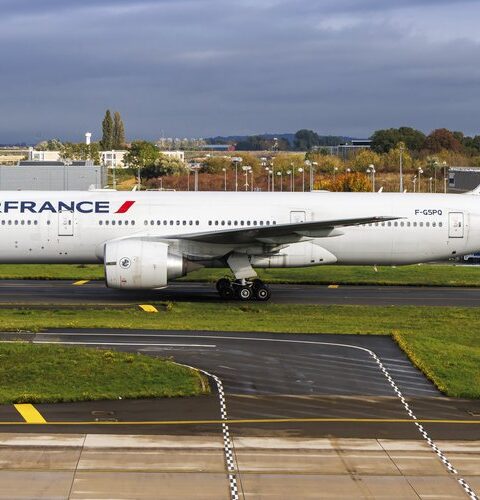 Un steward accuse l’air des avions de l’avoir rendu malade : qu’est-ce que le syndrome aérotoxique au cœur d’une plainte contre Air France ?