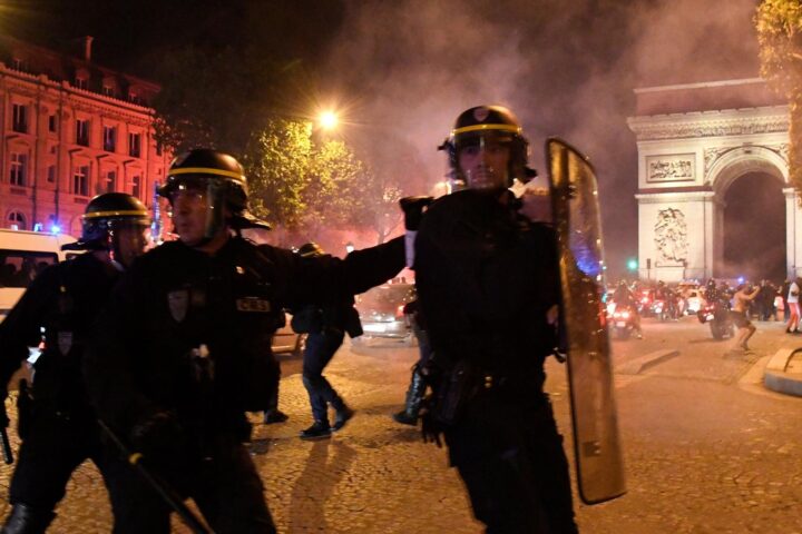 "Il fallait des exemples" : au tribunal de Paris, les violences en marge de la victoire du PSG fermement sanctionnées en comparution immédiate
