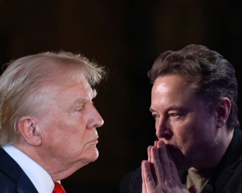 "Mettre l'Amérique en faillite n'est pas acceptable !" : on vous raconte le divorce entre Elon Musk et Donald Trump