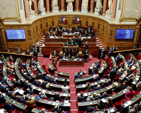 A l'Assemblée nationale, les députés approuvent en commission l'interdiction du mariage avec un étranger en situation irrégulière
