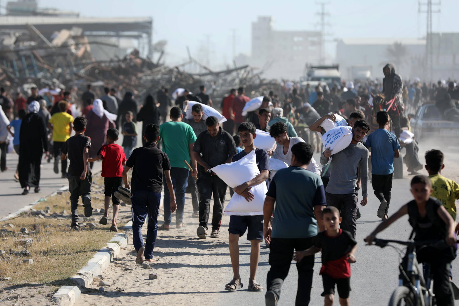Blocage de l'aide humanitaire à Gaza : des Franco-Israéliens visés par une enquête pour complicité de génocide et de crimes contre l'humanité