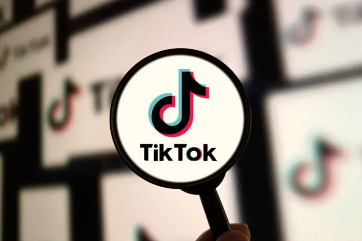 Commission TikTok : Les influenceurs rejettent la responsabilité sur les parents et les plateformes