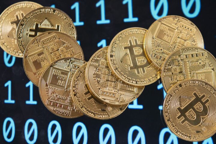 Cryptomonnaies : comment policiers et gendarmes traquent les malfaiteurs