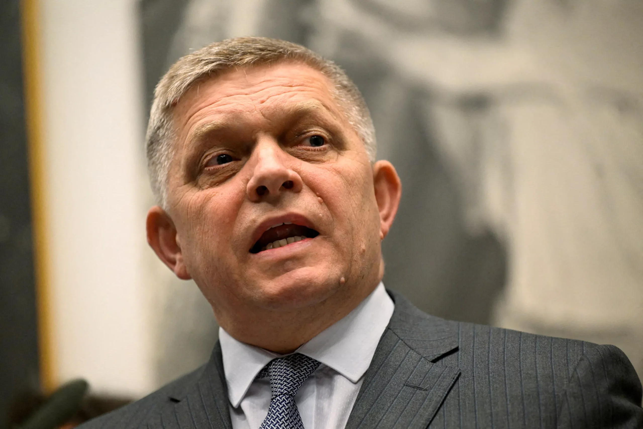 Fico menace de quitter l’OTAN : un tournant risqué pour la Slovaquie