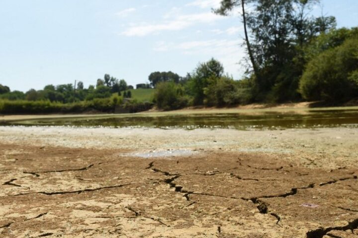Jusqu'à 38°C à cause d'une "goutte froide"... D'où vient le pic de chaleur qui va frapper la France à partir de mercredi ?