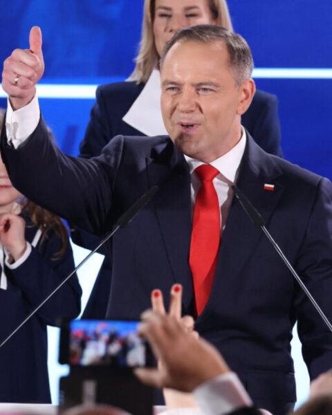 Le candidat nationaliste Karol Nawrocki remporte l'élection présidentielle en Pologne