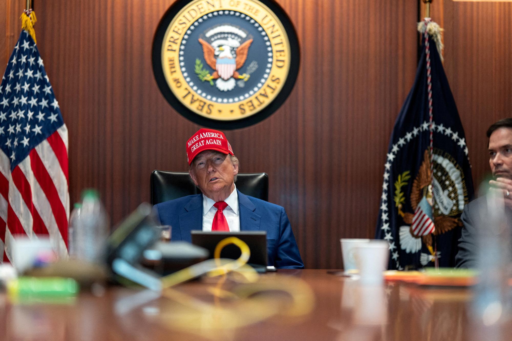Les États-Unis frappent l'Iran : Trump impose la paix par la force