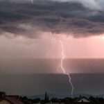 Orages : 11 départements placés en vigilance orange samedi après-midi
