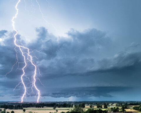 Orages : dix-sept départements du Nord-Ouest et du Sud-Ouest placés en vigilance orange