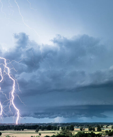 Orages : dix-sept départements du Nord-Ouest et du Sud-Ouest placés en vigilance orange