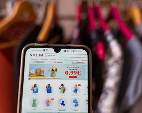 Publicité, sensibilisation, pénalités... Ce que souhaite changer (ou pas) la proposition de loi pour lutter contre la fast-fashion