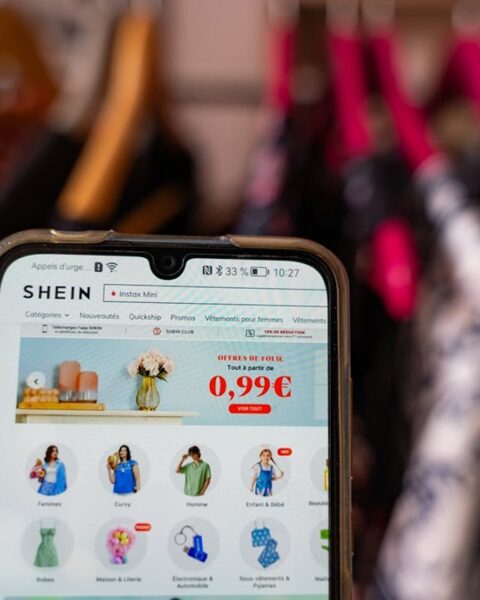 Publicité, sensibilisation, pénalités... Ce que souhaite changer (ou pas) la proposition de loi pour lutter contre la fast-fashion