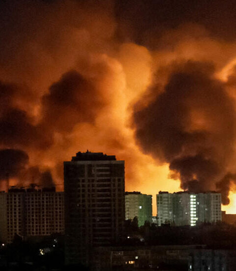 Terreur nocturne en Ukraine : de nouvelles frappes russes font des morts et des blessés civils