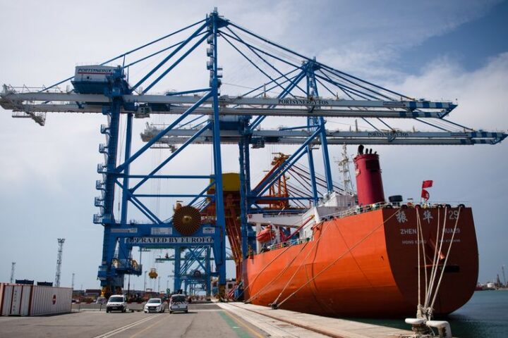 Un cargo à destination d'Israël a quitté le port de Marseille sans ses composants militaires après une mobilisation des dockers
