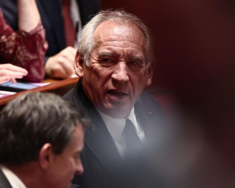 Violences après le sacre du PSG : François Bayrou plaide pour des "peines minimales" face à "l'exaspération" des Français