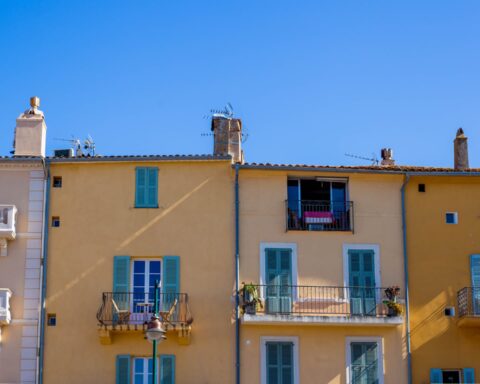 A Lyon, il acquiert une maison à 370 000 euros grâce à ses cryptomonnaies, une première en France.